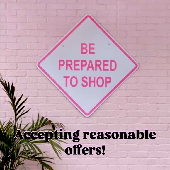 Accepting reasonable offers!💖✨ - Picture 1 of 1